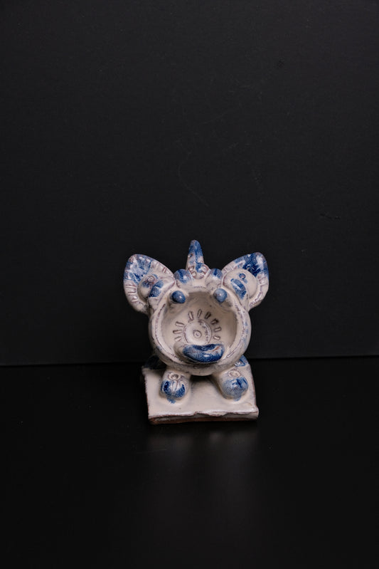 Cute small-sized tile cat(Wamao) figurine – lying happily on the roof, smiling to welcome good luck