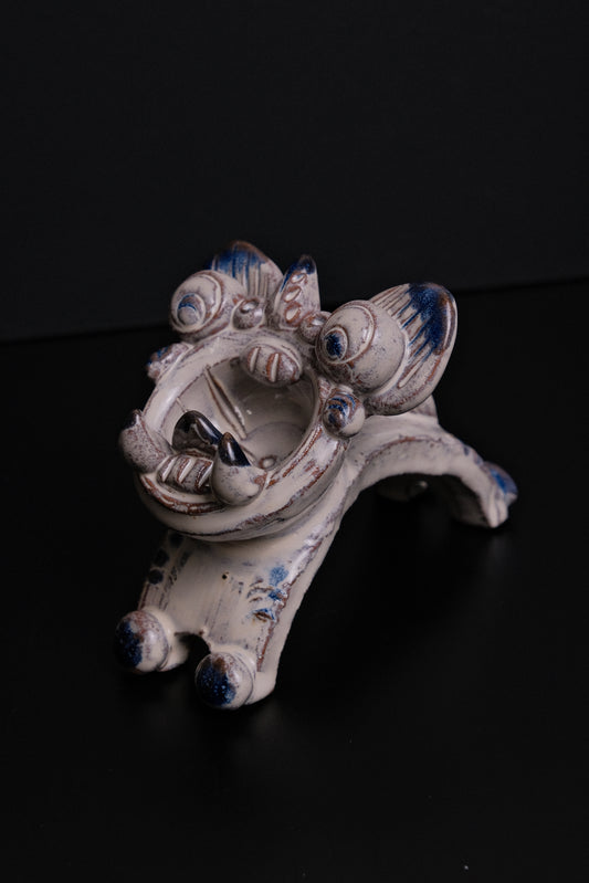 Yunnan Bai Tile Cat – Leaping Guardian, Arching Roof-Inspired Ceramic Masterpiece